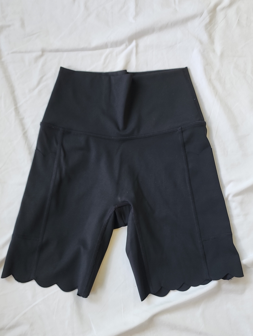 Offline Aerie High-Waist Black Scallop Hem Women’s Bike Shorts Size Small